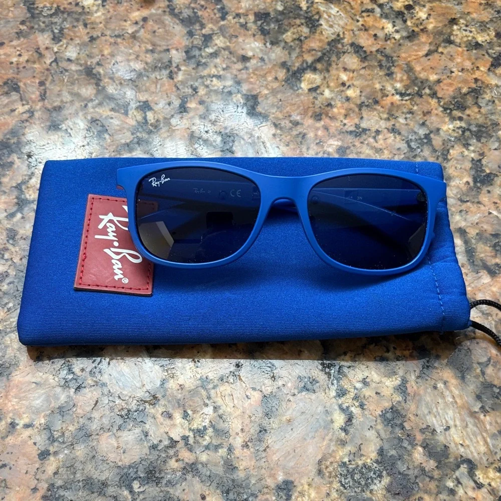 Ray-Ban Vibrant Blue Sunglasses